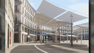 Por primera vez en su historia, la Puerta del Sol tendrá instalados toldos de sombra que ocuparán el arco norte de la plaza.