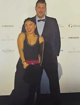 El abogado y escritor Javier Guerrero y la comunicadora Jiaping, en los asistentes de honor.