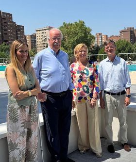 En lo que va de verano se han abierto piscinas totalmente reformadas por el Ayuntamiento en el distrito de Hortaleza (CDM Luis Aragonés), en Usera (CDM Moscardó) y la hoy visitada en Fuencarral-El Pardo. Próximamente, abrirá también la de Arganzuela (Peñuelas).