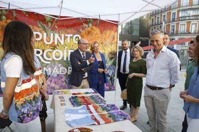 El delegado de Políticas Sociales, Familia e Igualdad, José Fernández, presentaba este sábado la nueva imagen del servicio que el Ayuntamiento instala en fiestas de la ciudad