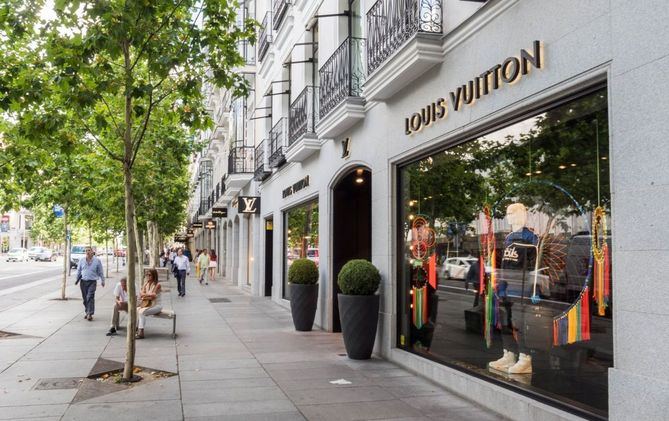 Hasta septiembre se podrá visitar Alcalá de Henares, Aranjuez, Barrios de las Letras, el Barrio de Salamanca, Colmenar de Oreja, Distrito Real y Navalcarnero.