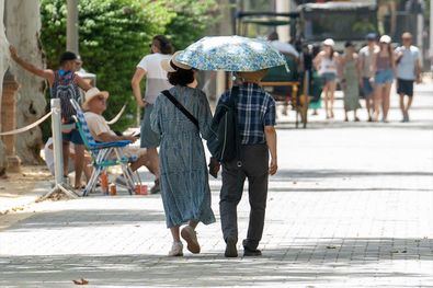 Las mujeres mayores sufren más las olas de calor