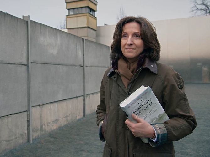 No es la primera vez que Sánchez-Garnica ve cómo las páginas de su novela llegan a la gran pantalla. Previamente, 'La sonata del silencio', la historia de dos familias enfrentadas en el Madrid de la posguerra, se convirtió en serie de televisión española, en 2016, con Eduardo Noriega, Marta Etura y Claudia Traisac como protagonistas.