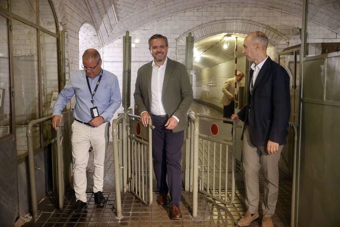 “Unas obras que comienzan en los próximos días y se prolongarán durante ocho meses, pero que son necesarias para que este recinto', ha explicado el consejero de Vivienda, Transportes e Infraestructuras, Jorge Rodrigo, durante su visita a este emblemático emplazamiento.