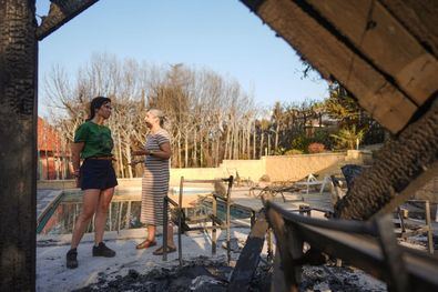 Ayuso ha anunciado que el Ejecutivo autonómico colaborará con los ayuntamientos para su reforestación y recuperación y que 'en muy poco tiempo los vecinos y las personas que viven de él vean como esta zona vuelve a ser la de antes'.