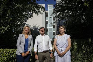 Las obras benefician a las 40 viviendas que conforman ambos bloques, situados en una de las principales vías residenciales del distrito y han dado respuesta a dos de las principales demandas de los vecinos: contar con un ascensor en edificios de diez plantas que carecían de él y reducir el gasto energético doméstico gracias al aislamiento térmico de fachadas y cubiertas.