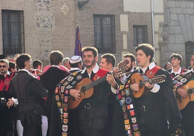 El certamen reúne a agrupaciones históricas como las tunas de Ingenieros de la Universidad Politécnica de Madrid y diversas de la Universidad Complutense de Madrid. 