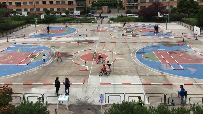 La Junta Municipal de Chamartín se suma a la Semana Europea de la Movilidad 2025 organizando una yincana llena de retos relacionados con las normas de tráfico y desplazamientos urbanos.
