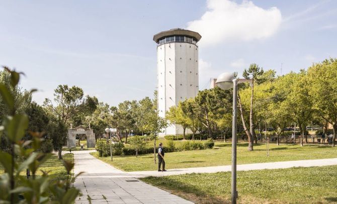 El programa de actividades ‘Madrid es paisaje’, con el que el Ayuntamiento de Madrid conmemora el 25º aniversario del Convenio Europeo del Paisaje, busca acercar a la ciudadanía el valor del paisaje urbano, subrayando su papel como elemento identitario y parte esencial del patrimonio cultural de la ciudad.