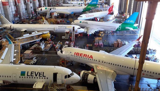 El hangar 6 cuenta con una superficie libre de obstaculos, totalmente diafana, de mas de 31.000 m2 utiles, lo que equivale a cuatro campos de futbol.