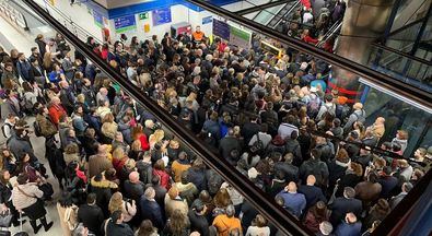 Piden soluciones al "caos" en el metro de Madrid