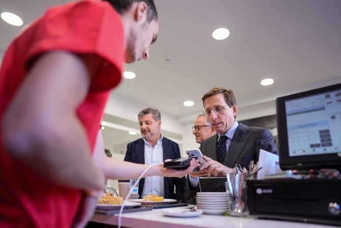 El propósito de esta iniciativa es fomentar la inclusión social y laboral de las personas con discapacidad intelectual al mismo tiempo que presta un servicio público de calidad.