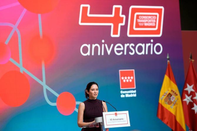 “Han sido cuatro decadas de exito, con uno de los mejores transportes publicos del mundo, moderno, seguro y rapido”, ha subrayado la Presidenta regional.
