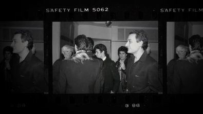 La película, que ha contado con la colaboración del Museo, se centra en la visita que Andy Warhol realizó en 1983 a Madrid con motivo de su exposición 'Pistolas, cuchillos y cruces', comisariada por el galerista Fernando Vijande.