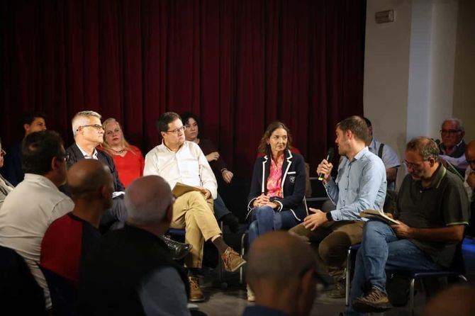Acompañaron al secretario de Estado el ministro para la Transformación Digital y de la Función Pública, Óscar López y la directora general de la Entidad Pública Empresarial de Suelo (SEPES), Leire Iglesias. También estuvieron en la cita la portavoz del PSOE en el Ayuntamiento de Madrid, Reyes Maroto, los concejales Antonio Giraldo y Pedro Barrero y el diputado regional Javier Guardiola.