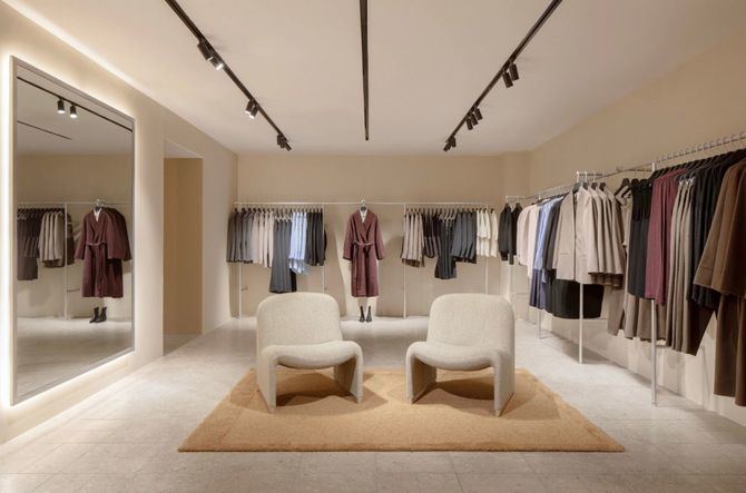 Con esta reapertura, COS refuerza su presencia en el mercado madrileño –dispone de otra tienda en la calle de Fuencarral, en el distrito de Centro– y reafirma su apuesta por espacios de retail.