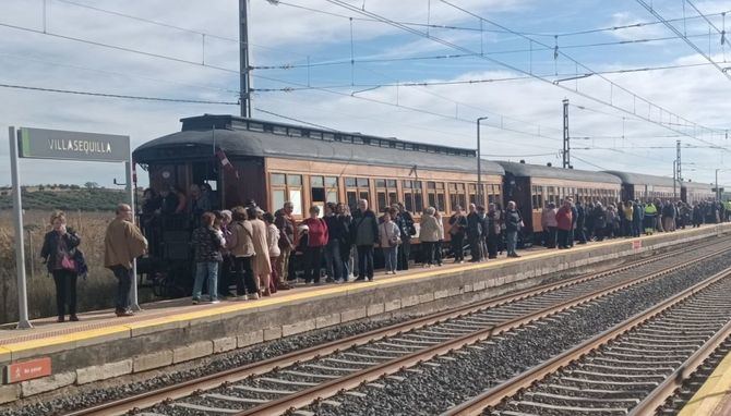 El tren hará un viaje de ida y vuelta entre el Real Sitio y la estación de Villasequilla, con casi 400 plazas gratuitas.