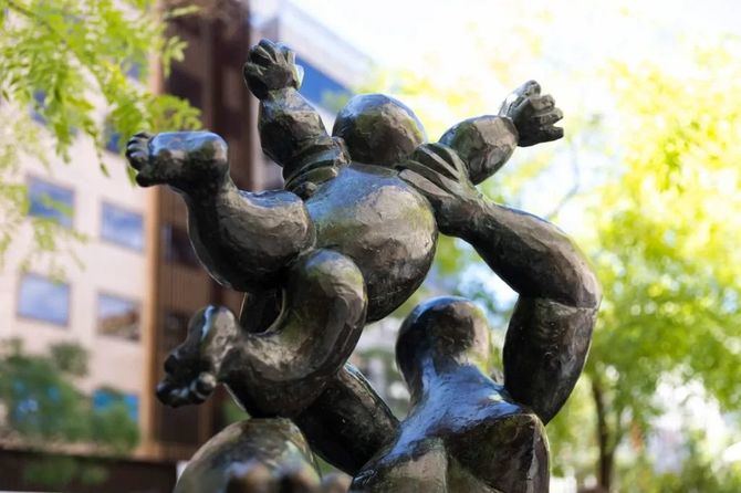 Por primera vez, las esculturas del circuito incluyen su correspondiente código QR, para hacer más accesible la información a personas con discapacidad visual.