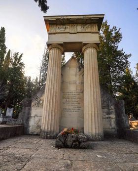 Durante toda la semana, se realizarán visitas guiadas por algunos de los cementerios históricos de Madrid, con recorridos que permiten descubrir el valor artístico, patrimonial y cultural de estos espacios únicos.