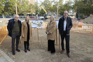 La delegada de Obras y Equipamientos, Paloma García Romero, ha visitado el inicio de los trabajos junto a la concejala del distrito, Nadia Álvarez.