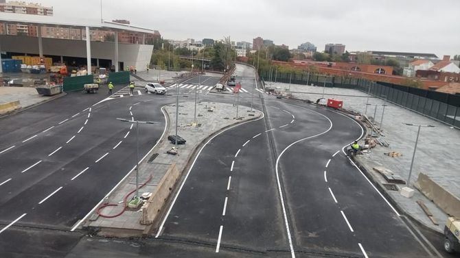 La apertura se realiza una vez puestas en servicio las nuevas vías de alta velocidad y culminados los trabajos de refuerzo estructural de la zona y de ampliación de la nueva losa de taxis.
