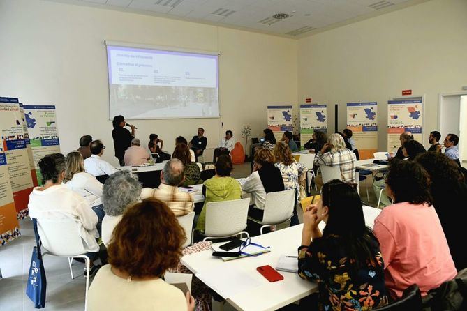 Desde 2020, se han celebrado 285 reuniones de concertación entre responsables/técnicos municipales y representantes de más de 60 asociaciones y entidades, así como de la Federación Regional de Asociaciones de Vecinos de Madrid (Fravm).