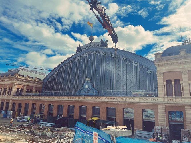 El objetivo es que la marquesina histórica recupere sus espacios diáfanos originales y se convierta en acceso prioritario a la estación y punto de referencia de Atocha, dentro del Paisaje de la Luz.