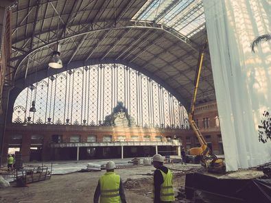 Con el acondicionamiento de la marquesina se ganará espacio para los viajeros, facilitando su tránsito por la estación, y se habilitarán nuevas áreas comerciales.