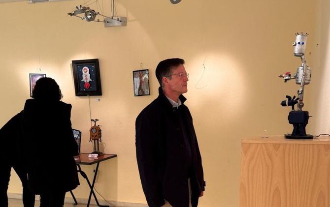 El concejal del distrito de Fuencarral-El Pardo, Jose Antonio Martínez Páramo, ha visitado la muestra este fin de semana.