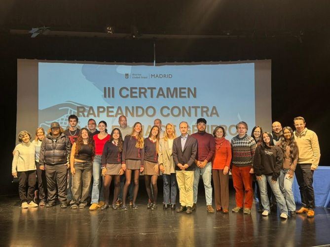 El jurado, atendiendo a criterios como la originalidad del proyecto, la letra, la música y la escenografía, ha concedido el primer premio al IES San Juan Bautista, el segundo al IES Salvador Dalí, el tercero al Colegio Ramón y Cajal y el cuarto al IES Francisco de Goya.