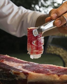 La mejor forma de conservar un jamón es consumirlo con regularidad.