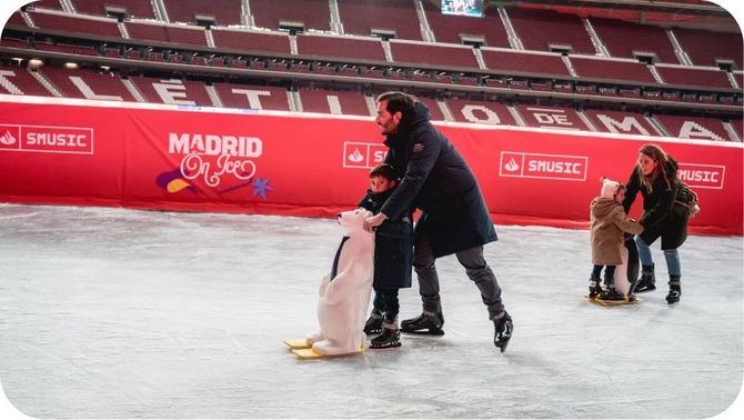El estadio Riyadh Air Metropolitano abrirá sus puertas, del 22 de diciembre al 11 de enero, a 'Madrid on Ice', con más de 4.760 metros cuadrados de hielo alrededor del césped y con capacidad para más de 1.500 patinadores al mismo tiempo.