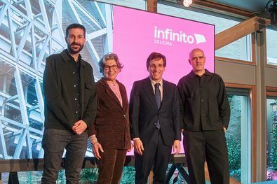 De izquierda a derecha: Javier Martín-Jiménez, futuro director de Infinito Delicias, Marina Nahmias, presidenta de la Fundación Daniel y Nina Carasso, José Luis Martínez-Almeida. alcalde de Madrid y Francesco Cingolani, director de Infinito Delicias, durante el acto de inauguración.