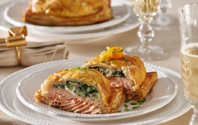 La propuesta navideña ofrece 22 referencias exclusivas que suponen la elaboración de 228.000 unidades y cerca de 139.000 kilos de producto; incluye carnes y aves, hojaldres, cremas y salsas, además de postres como la tarta de queso o la torrija de roscón.