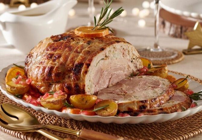 La compañía atiende cada Navidad a más de 630.000 clientes, preparando la comida y la cena de más de 25.000 familias, reafirmando su compromiso con la calidad, la tradición y la innovación.