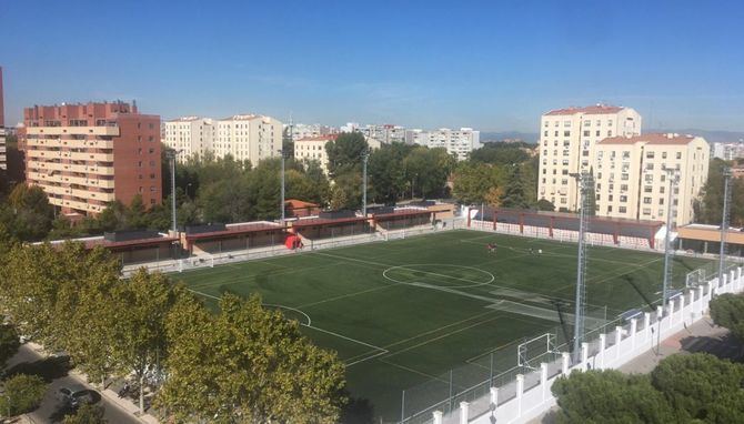 El partido está previsto para las 12.00 horas y será el plato fuerte de una mañana llena de actos que empezarán a las 10.00 horas. La entrada cuesta cinco euros, como donativo íntegro para Fundela, y todo lo recaudado se destinará a la investigación de la esclerosis lateral amiotrófica (ELA).