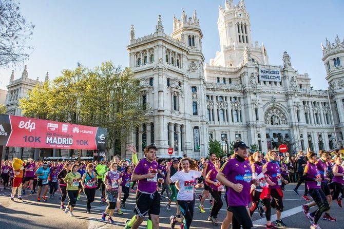 La fiebre 'runner' inunda, un año más, la Comunidad de Madrid, y cada vez son más las personas que se inician en este deporte y se apuntan a la multitud de carreras organizadas especialmente por las calles de la capital.