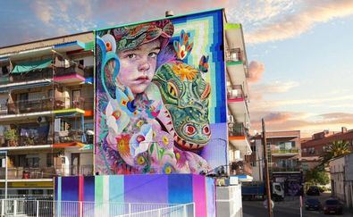 Murfin sitúa a Fuenlabrada en el mundo con su mural 'Niños perdidos', en el número 1 de la calle Tesillo. Forma parte del Museo de Arte Urbano de Fuenlabrada (MAUF).