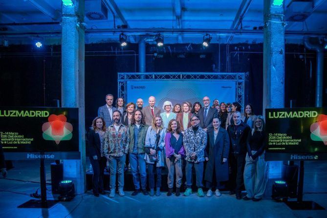 La delegada de Cultura, Turismo y Deporte, Marta Rivera de la Cruz, durante la presentación esta mañana en la Nave Una de Matadero Madrid la tercera edición del festival internacional LuzMadrid que, del 12 al 14 de marzo, iluminará la ciudad con 15 instalaciones artísticas en 12 ubicaciones.