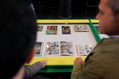 La muestra, que cumple ahora tres meses, reune publicaciones que han convertido las estaciones y los trenes en escenarios narrativos del noveno arte.