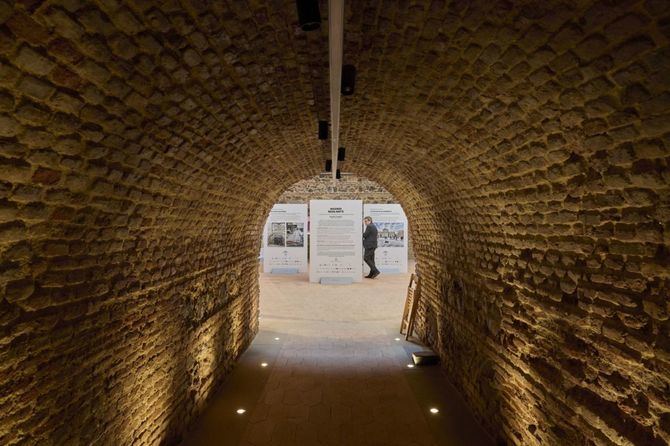 La Montaña Artificial del Retiro ha abierto sus puertas para dar la bienvenida a una nueva exposición fotográfica, 'Madrid Resiliente'.