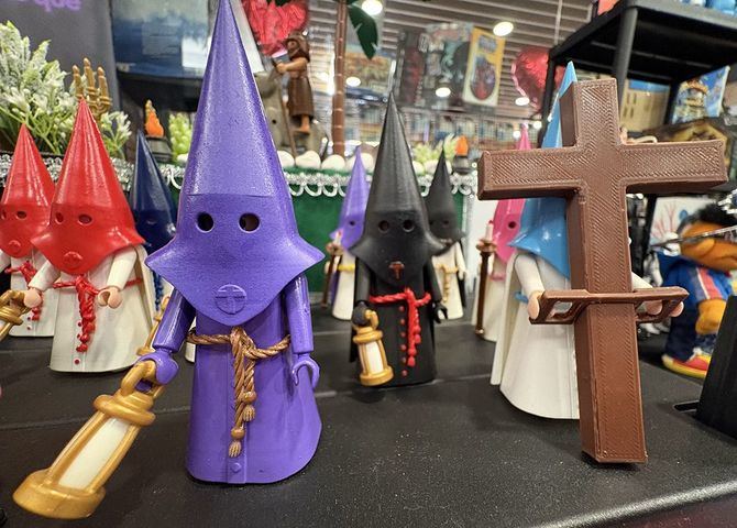 La duodécima edición de MercaJuguete reune este sábado, en Collado Villalba, a más de 15 expositores que exhibirán miles de juguetes antiguos y de colección, además de ofrecer visitas, un taller de pintura y sorteos.