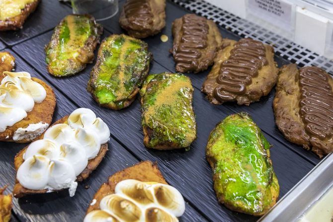 La ruta cuenta con la colaboración estratégica de la Asociación de Empresarios Artesanos del Sector de la Pastelería de Madrid (ASEMPAS), la Asociación de Cocineros y Reposteros de Madrid (ACYRE) y la red de mercados municipales.