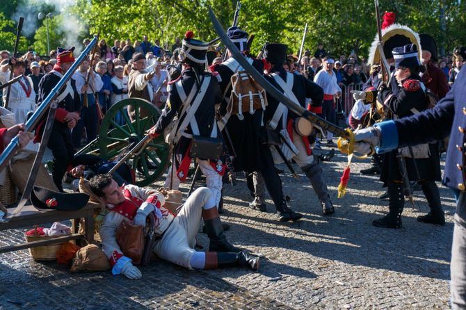 Conciertos gratuitos, recreaciones históricas y un espectáculo único de 1.000 drones, para las Fiestas del 2 de Mayo