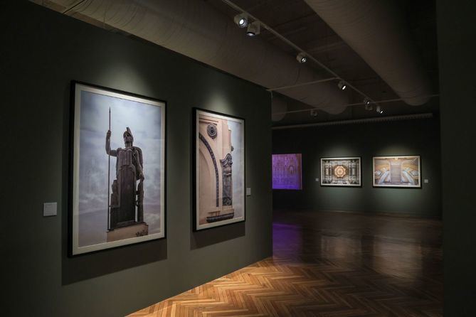 Organizada junto con Acción Cultural Española, el Círculo de Bellas Artes presenta la exposición «La Casa de las Artes. Abierta desde 1926», un recorrido por el origen, el diseño y la construcción de una de las arquitecturas más icónicas de la Gran Vía madrileña.
