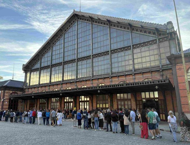 El público podrá disfrutar de una exhibición de maquetas ferroviarias, visitas al interior de vehículos, talleres familiares y viajes a bordo de trenes de jardín o de un automotor histórico, entre otras propuestas.