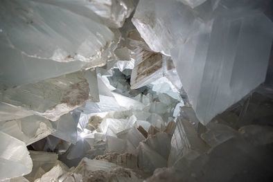 la 'Geoda Gigante', descubierta en 1999, se encuentra en el interior de la Mina Rica de la Sierra de Aguilón en Pulpí (Almería), que estuvo en activo hasta los años 60.