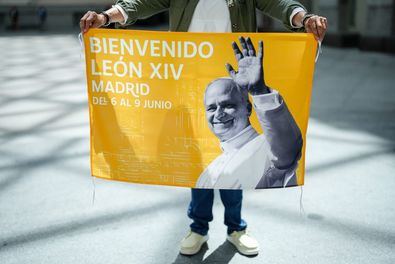 Controversia en Cibeles sobre la visita del Papa