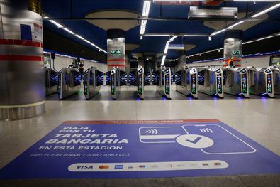 Metro estrena el pago con tarjeta en los tornos