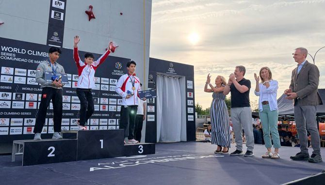 La Comunidad de Madrid ha reunido a mas de 300 escaladores de 45 paises para disputar dos de las trece pruebas mundiales del World Climbing Series 2026, en la explanada del polideportivo Jose Caballero de Alcobendas.